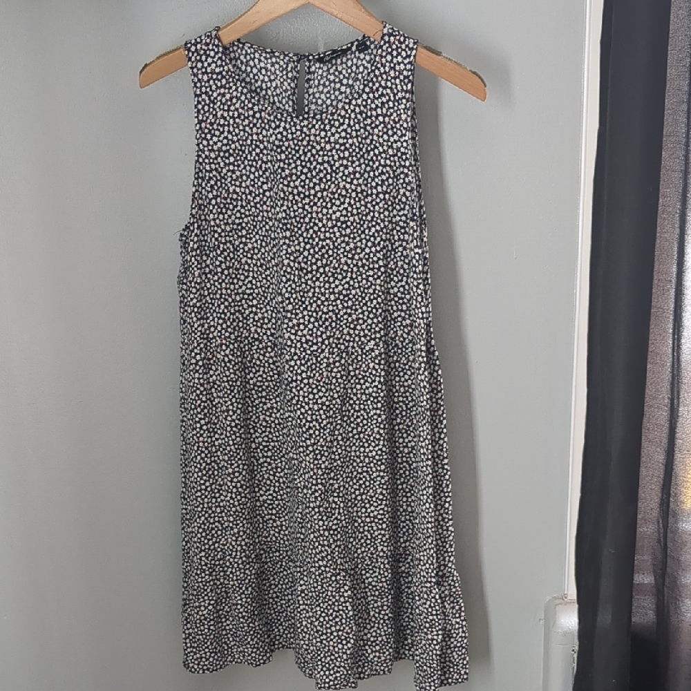 Reitmans Sleeveless Midi Dress with White Daisy Print